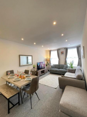 Montague Apartment-Spacious, Central & Free Parking